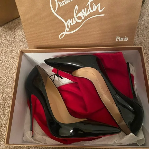 Christian Louboutin So Kate Pumps - Picture 2 of 8